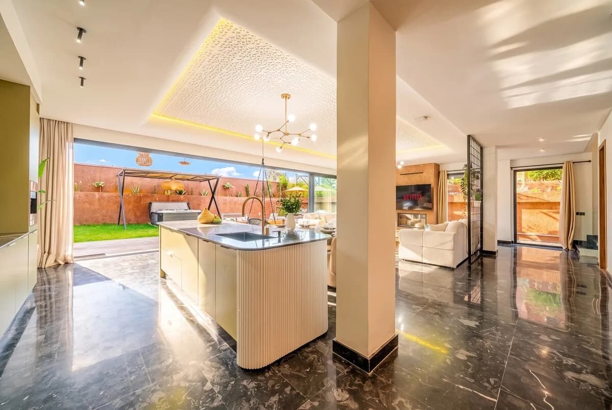 Salon 1 image 2