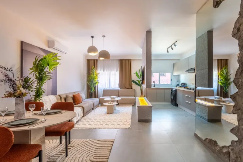 Central City Center • Prestige 2BR • Netflix • A/C